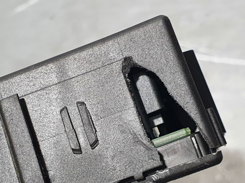 Recambio de modulo electronico para nissan qashqai (j10) tekna referencia OEM IAM 284B2JD02B 5WK49374 SIEMENS VDO CARCASA ROTA