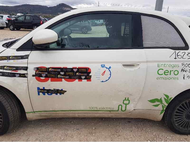 Recambio de puerta delantera izquierda para fiat 500 e icon referencia OEM IAM 52237043  TOCADA