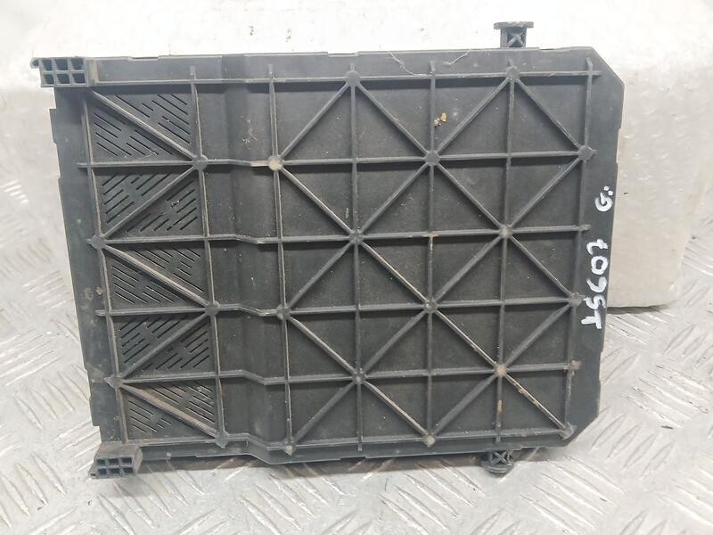 Recambio de caja reles / fusibles para citroën xsara picasso hdi 110 fap sx top referencia OEM IAM 9658667680 BSI S118085220E