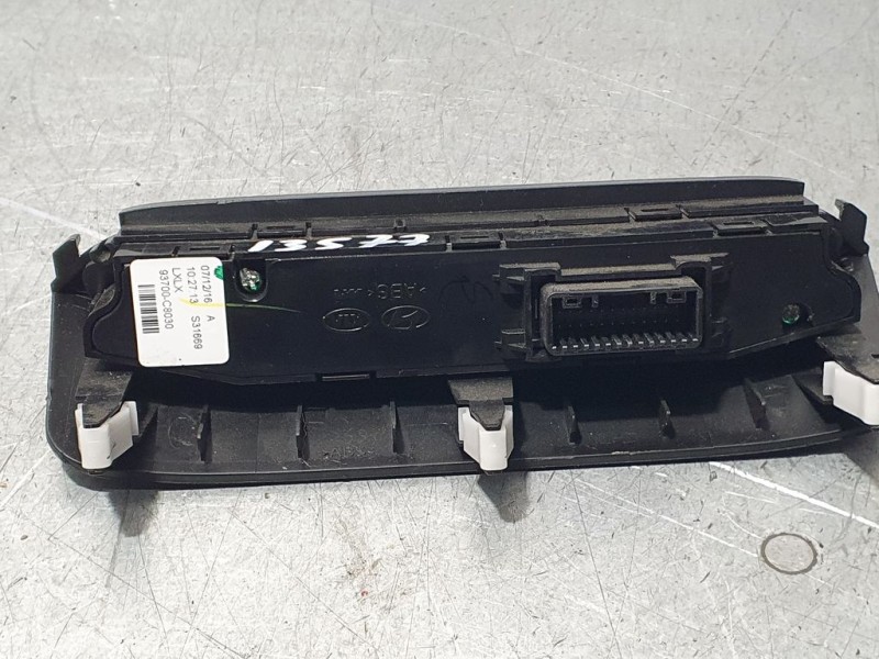 Recambio de mando multifuncion para hyundai i20 active trend referencia OEM IAM 93700C8030  MODULO AIRBAG ACOMPAÑANTES