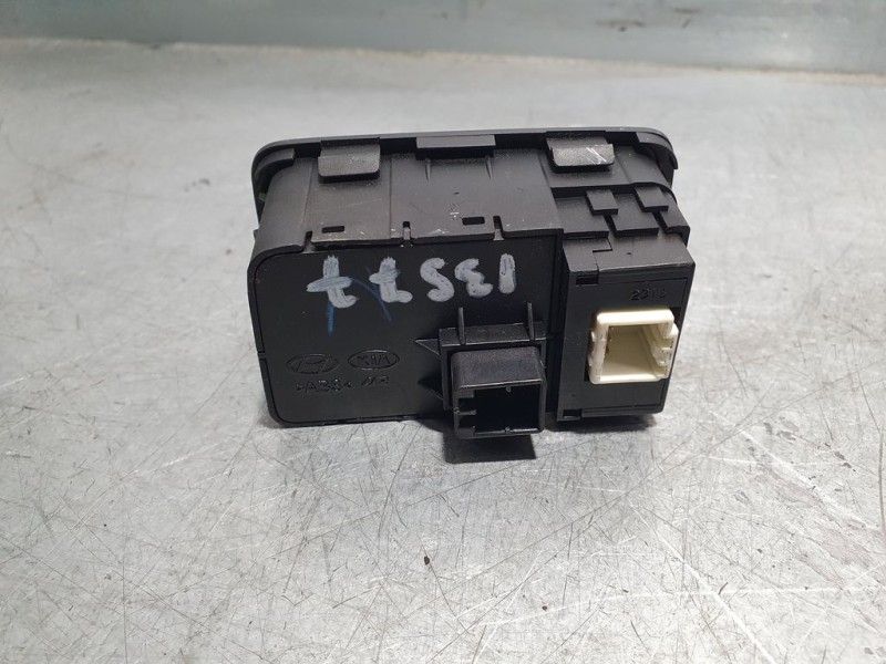 Recambio de mando multifuncion para hyundai i20 active trend referencia OEM IAM 93300C8050  REGULACION LUZ FAROS