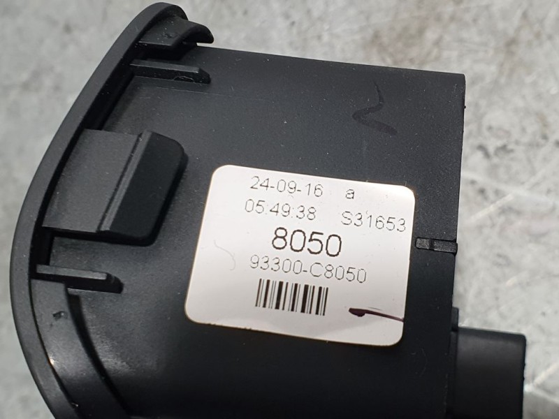 Recambio de mando multifuncion para hyundai i20 active trend referencia OEM IAM 93300C8050  REGULACION LUZ FAROS