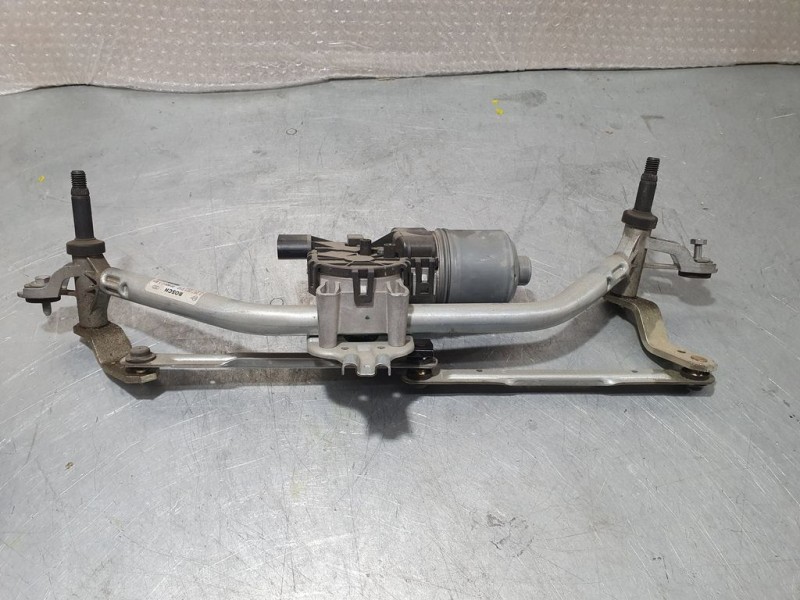 Recambio de motor limpia delantero para peugeot 208 access referencia OEM IAM 9815497780 3397021910 BOSCH