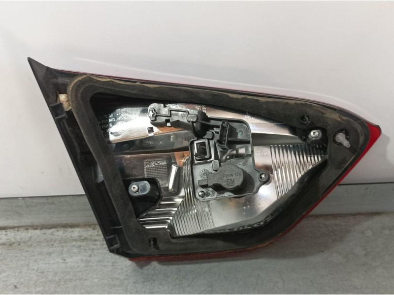 Recambio de piloto trasero derecho para opel crossland x selective referencia OEM IAM 39137519  INTERIOR