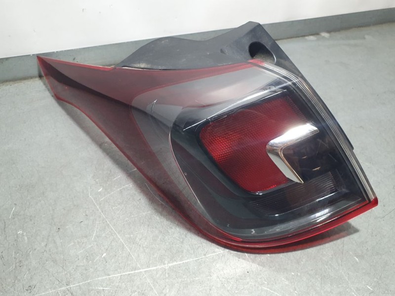 Recambio de piloto trasero izquierdo para opel crossland x selective referencia OEM IAM 39137519  EXTERIOR