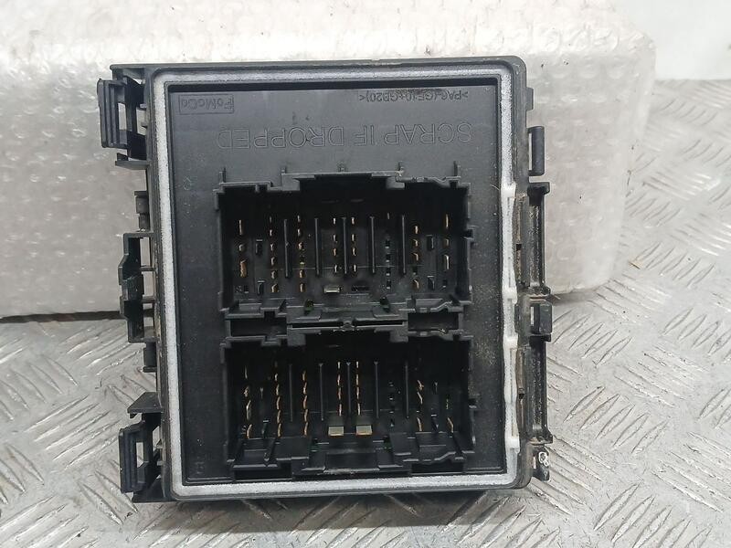Recambio de caja reles / fusibles para ford focus turnier active referencia OEM IAM JX6T14D068AE  9581582989