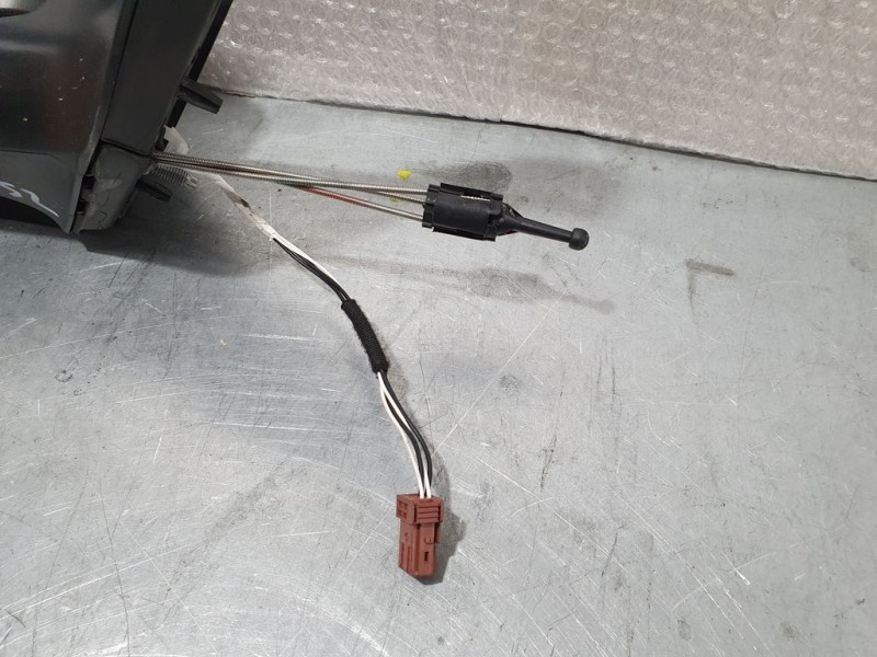 Recambio de retrovisor derecho para peugeot 208 access referencia OEM IAM 1607512280  C/ M ROZADO