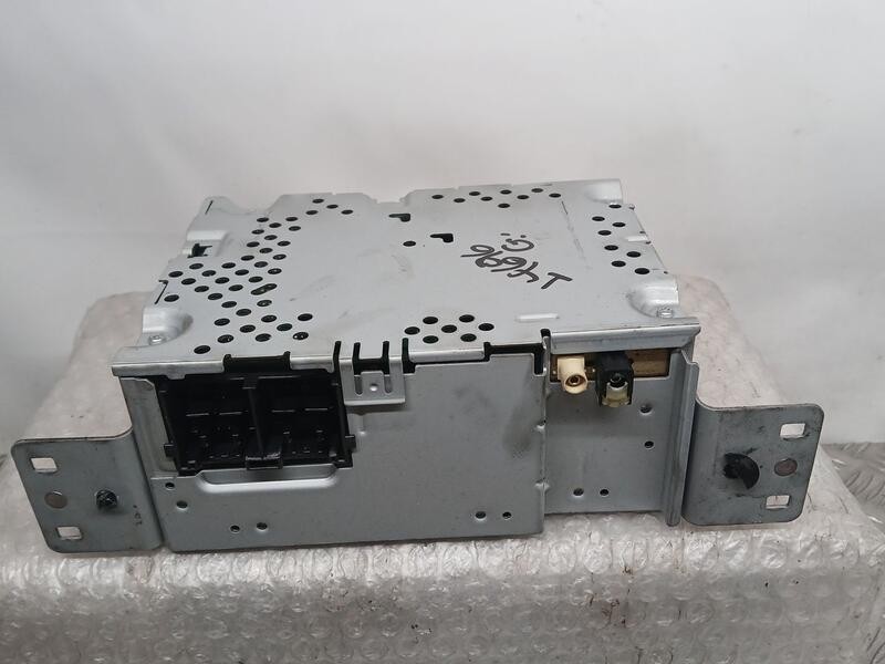 Recambio de sistema audio / radio para ford focus turnier active referencia OEM IAM JX7118K810LM  AHUC001