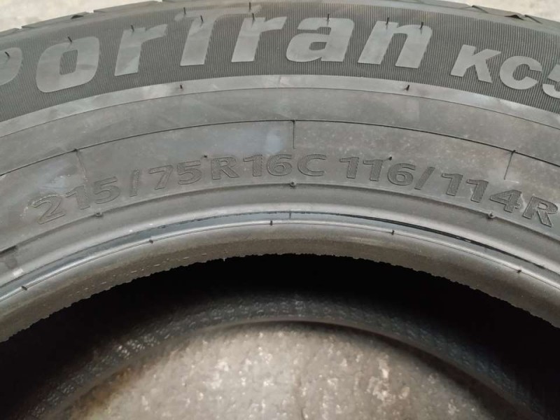 Recambio de neumatico pareja para neumaticos nuevos - referencia OEM IAM 2157516C 215/75/16/116-114R KUMHO