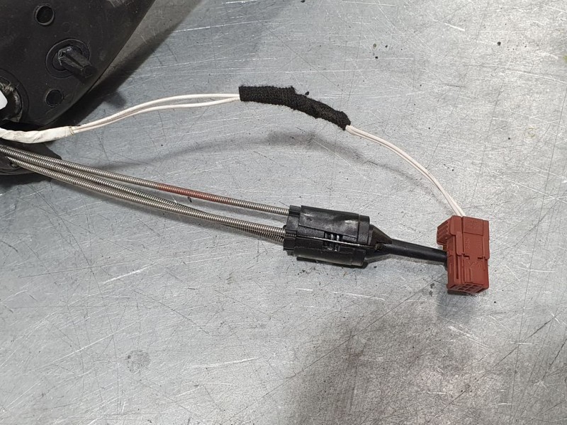 Recambio de retrovisor izquierdo para peugeot 208 access referencia OEM IAM 1611240080  C/ M ROZADO