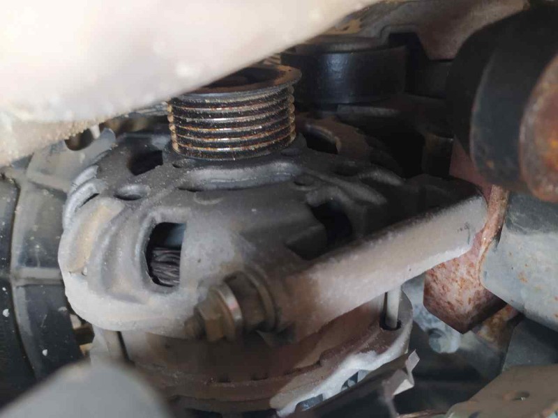 Recambio de alternador para jeep renegade sport fwd referencia OEM IAM 0051943773  