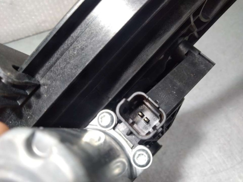 Recambio de elevalunas trasero derecho para ds 4 ii 1.2 12v puretech referencia OEM IAM 9830816680 E22353105 ELECTRICO 2 PINES