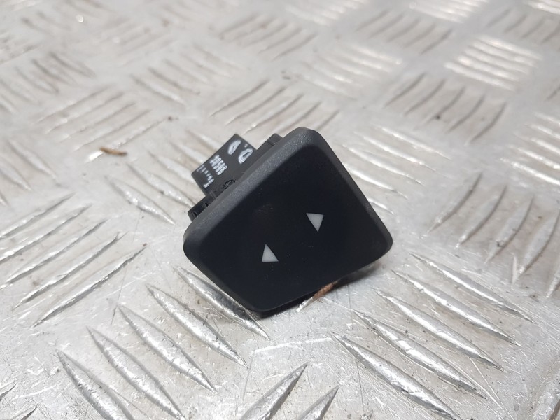 Recambio de mando elevalunas delantero derecho para fiat 500 (312_) 1.2 (312axa1a) referencia OEM IAM 735450602  