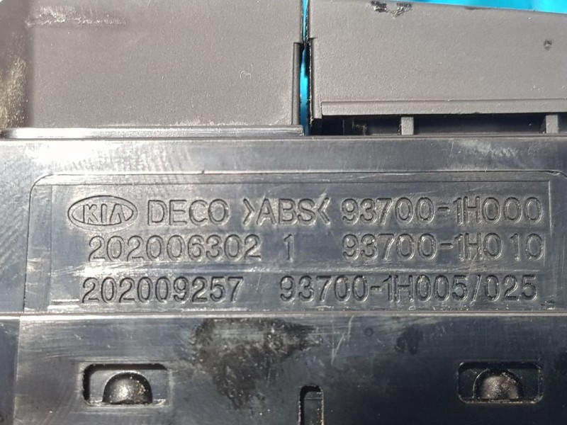 Recambio de warning para kia pro_cee´d drive referencia OEM IAM 937001H005025 202009257 