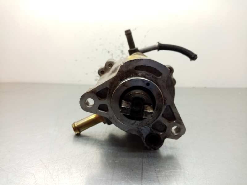 Recambio de depresor freno / bomba vacio para toyota corolla (e12) 2.0 turbodiesel cat referencia OEM IAM   