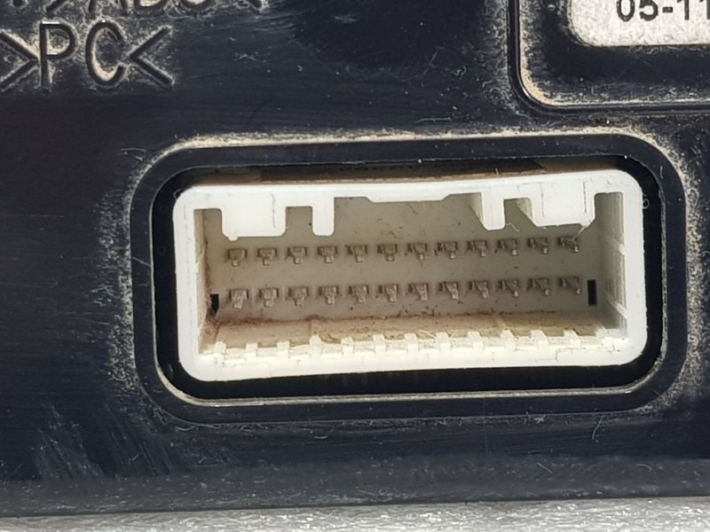 Recambio de pantalla multifuncion para kia pro_cee´d drive referencia OEM IAM 957101H700  