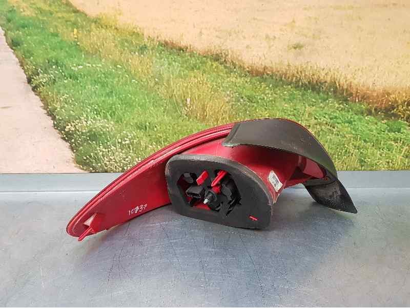 Recambio de piloto trasero derecho para peugeot 206+ básico referencia OEM IAM 9685618180 20110327RH 