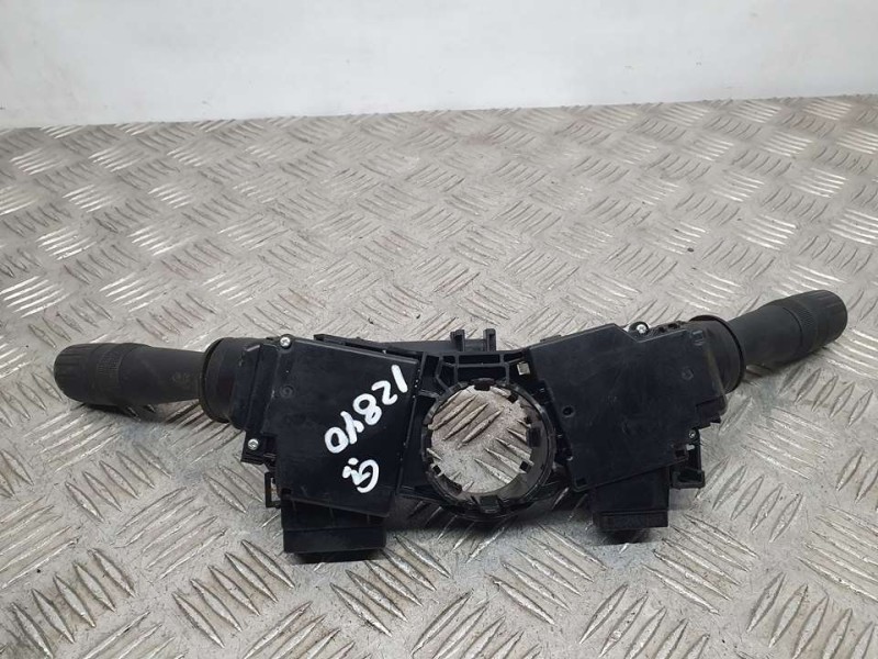 Recambio de mando luces y limpia para toyota auris touring sports (e18) active referencia OEM IAM 0272017F852  