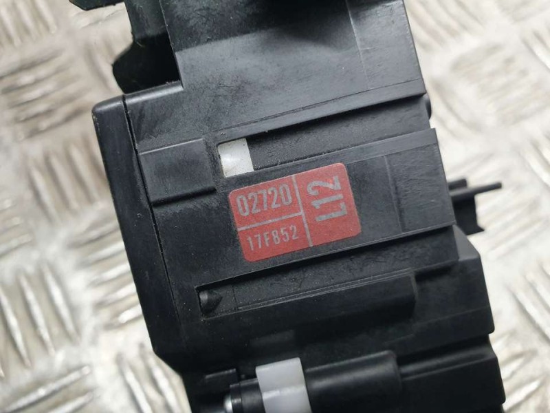 Recambio de mando luces y limpia para toyota auris touring sports (e18) active referencia OEM IAM 0272017F852  