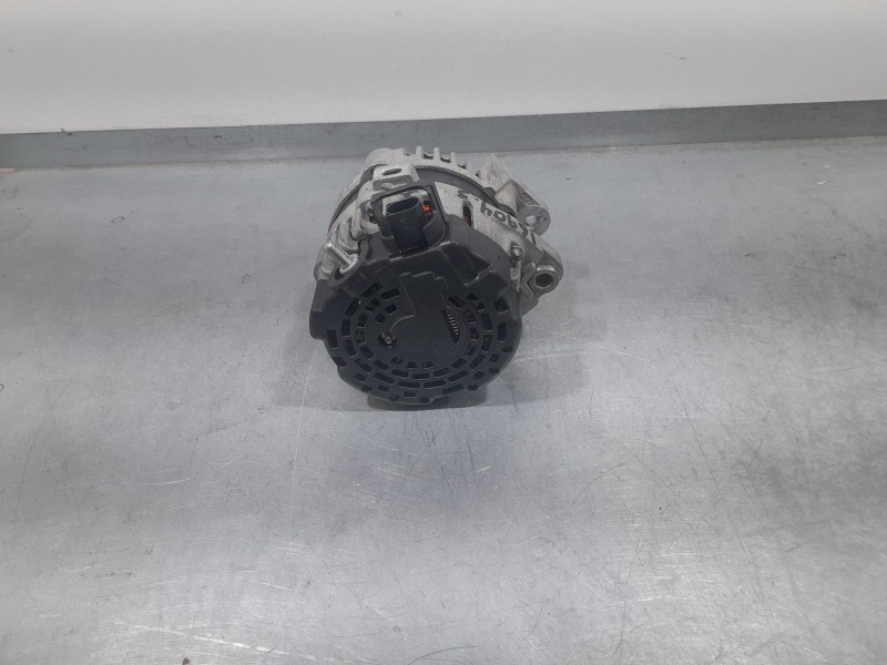 Recambio de alternador para kia stonic (yb) 1.0 t-gdi referencia OEM IAM 3730004950  8400383