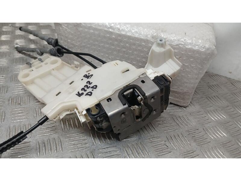 Recambio de cerradura puerta delantera derecha para jeep renegade sport fwd referencia OEM IAM 52071194  40126025