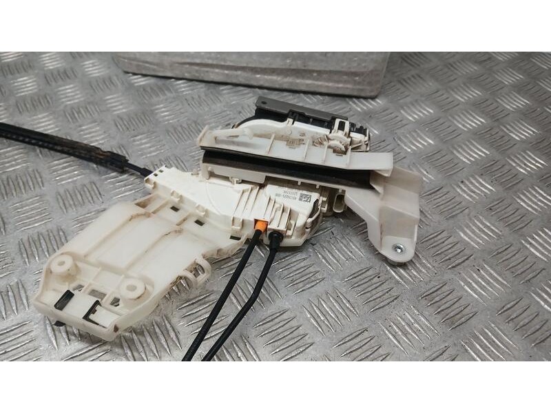 Recambio de cerradura puerta delantera derecha para jeep renegade sport fwd referencia OEM IAM 52071194  40126025