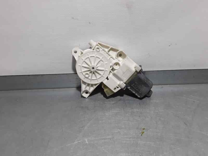 Recambio de motor elevalunas trasero derecho para mercedes-benz clase c (w204) berlina c 220 cdi (204.008) referencia OEM IAM   