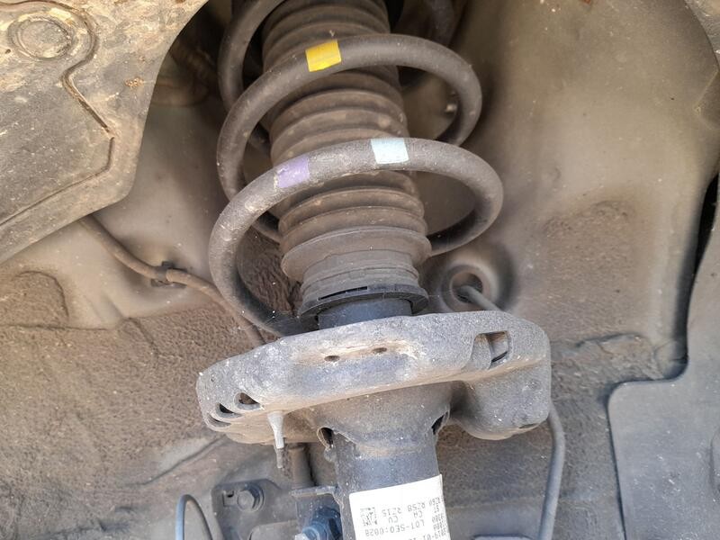 Recambio de amortiguador delantero derecho para kia stonic (yb) 1.0 t-gdi referencia OEM IAM 54660H8200  