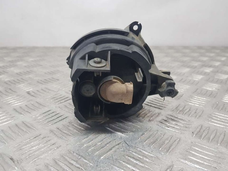Recambio de faro antiniebla derecho para ssangyong actyon sports xdi 4wd referencia OEM IAM 8320221000  