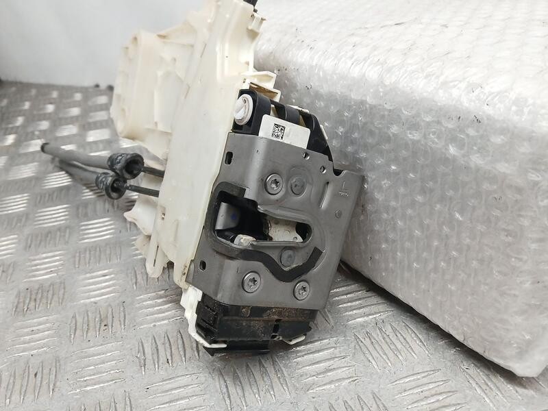 Recambio de cerradura puerta trasera izquierda para jeep renegade sport fwd referencia OEM IAM 52082563 ELECTRICA 40136025