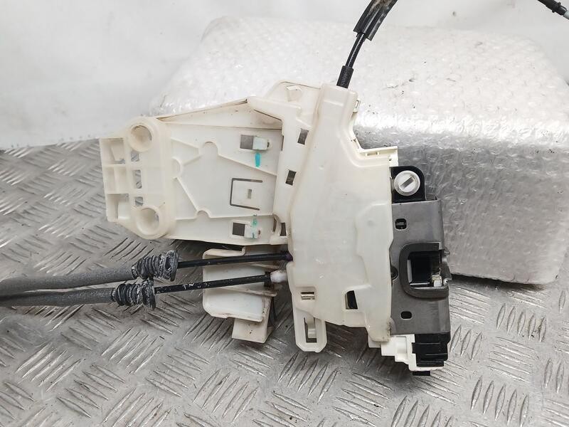 Recambio de cerradura puerta trasera izquierda para jeep renegade sport fwd referencia OEM IAM 52082563 ELECTRICA 40136025