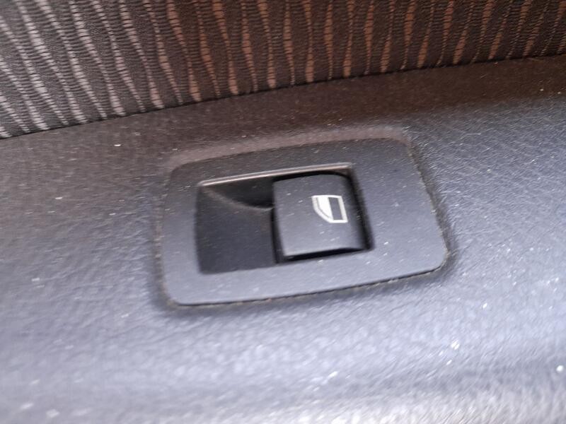 Recambio de mando elevalunas trasero derecho para bmw 1 (f20) 118 d referencia OEM IAM 61319208106  