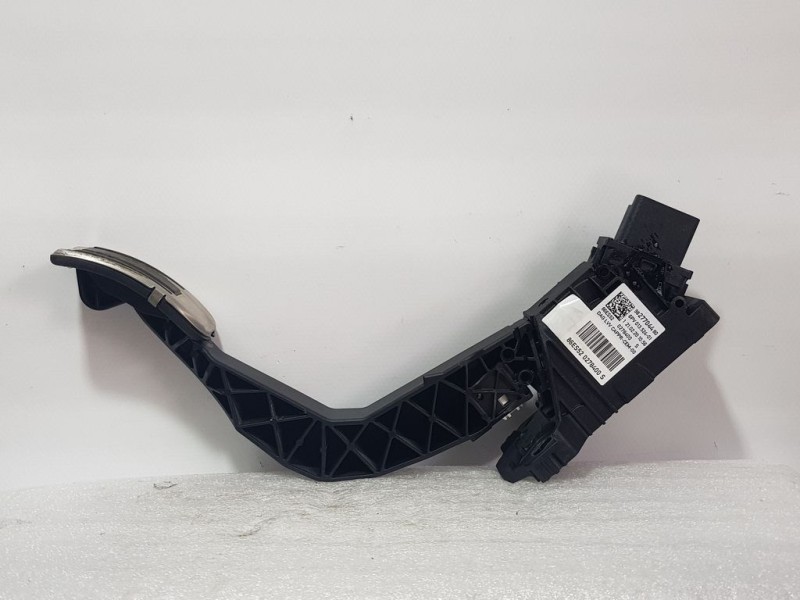 Recambio de potenciometro pedal para opel corsa f edition referencia OEM IAM 9827704480 86ES520278400 