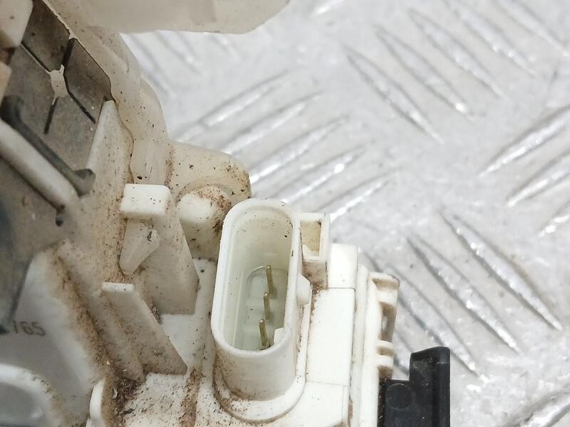 Recambio de cerradura puerta trasera izquierda para jeep renegade sport fwd referencia OEM IAM 52082563 ELECTRICA 40136025