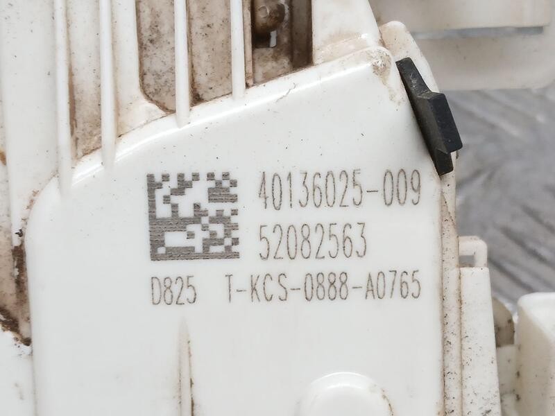 Recambio de cerradura puerta trasera izquierda para jeep renegade sport fwd referencia OEM IAM 52082563 ELECTRICA 40136025