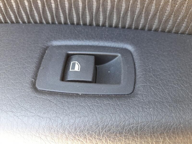 Recambio de mando elevalunas trasero izquierdo para bmw 1 (f20) 118 d referencia OEM IAM 61319208106  