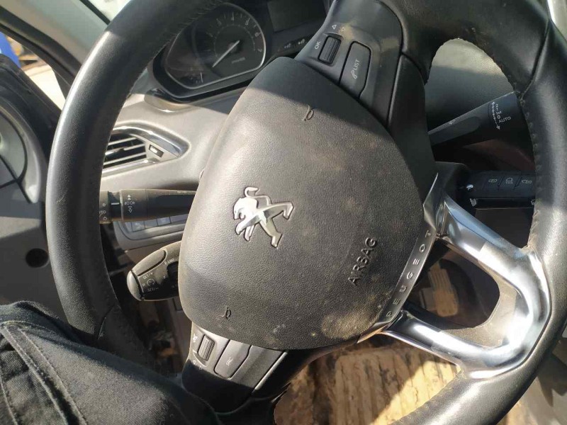 Recambio de kit airbag para peugeot 208 signature referencia OEM IAM 98072114ZD  C/ SALPICADERO Y SIN PRETENSORES DERECHO