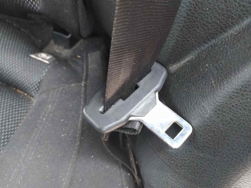 Recambio de cinturon seguridad trasero izquierdo para jeep renegade sport fwd referencia OEM IAM   