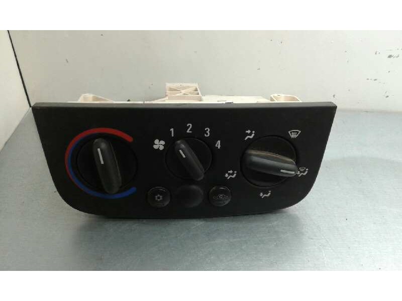 Recambio de mando calefaccion / aire acondicionado para opel combo (corsa c) tour cosmo referencia OEM IAM P10AACI 1000001220956