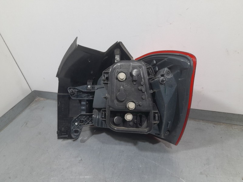 Recambio de piloto trasero izquierdo exterior para bmw 1 (f20) 118 d referencia OEM IAM 7424493LH QS01 