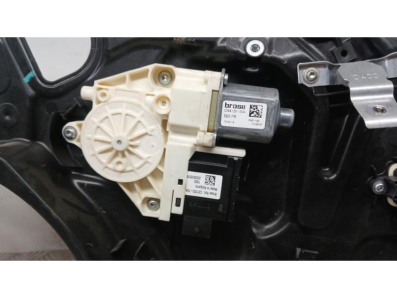 Recambio de elevalunas delantero derecho para jeep renegade sport fwd referencia OEM IAM 520651430 ELECTRICO 6 PINS C46786107