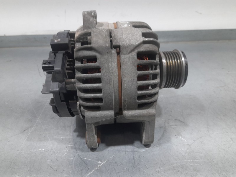 Recambio de alternador para renault clio iii (br0/1, cr0/1) 1.5 dci referencia OEM IAM 231008578R 0124425093 BOSCH
