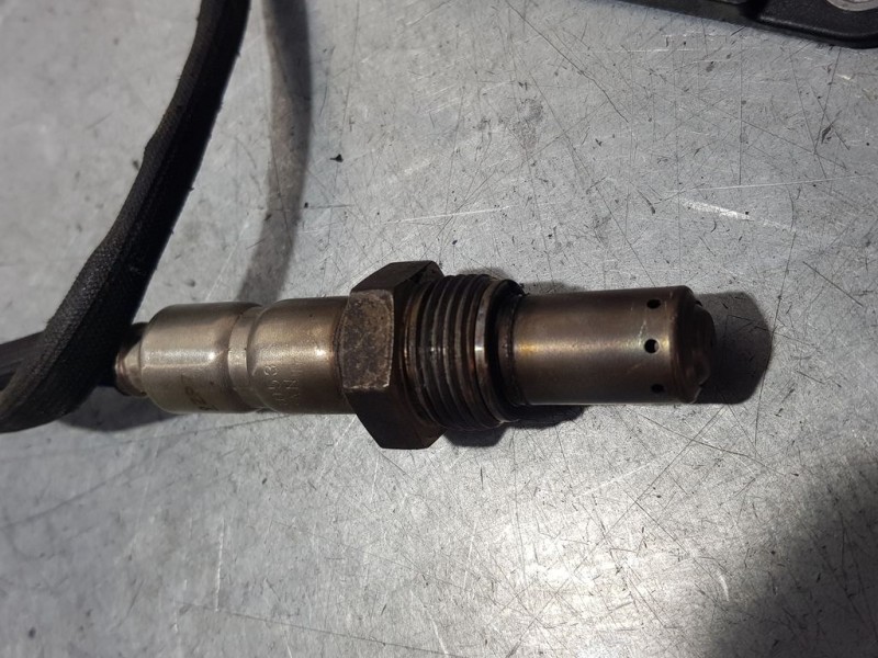 Recambio de sonda lambda para opel corsa f edition referencia OEM IAM 9830817880 0281007702703 BOSCH