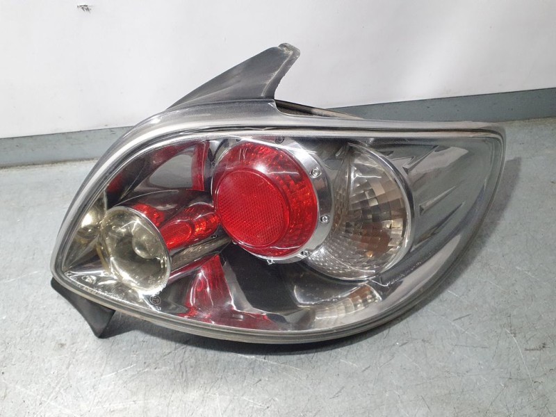 Recambio de piloto trasero derecho para peugeot 206 berlina xs referencia OEM IAM   TIPO LEXUS