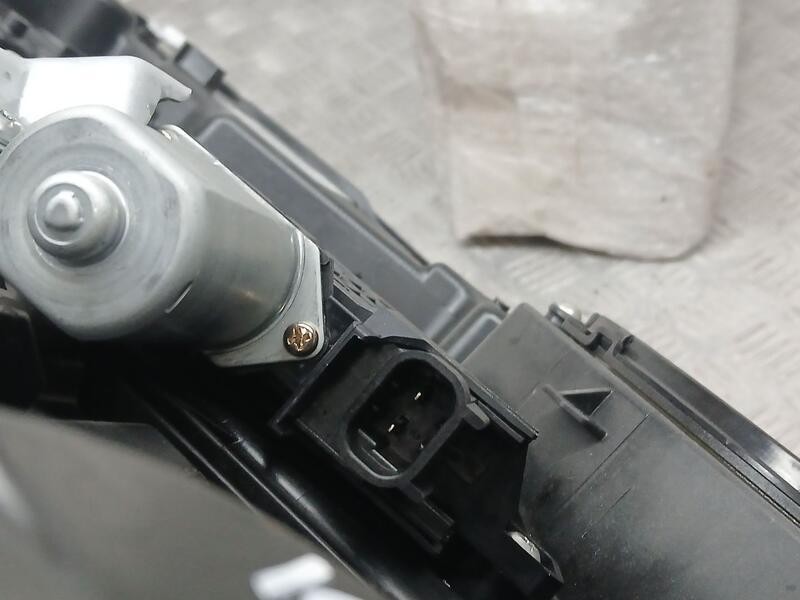 Recambio de elevalunas trasero izquierdo para jeep renegade sport fwd referencia OEM IAM 520651570 ELECTRICA 2 PINS C46791104