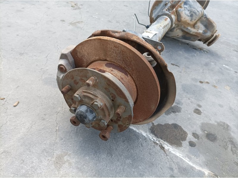 Recambio de puente trasero para land rover defender (ld) 2.5 td5 referencia OEM IAM CD8HA004027  SIN TRANSMISION DERECHA