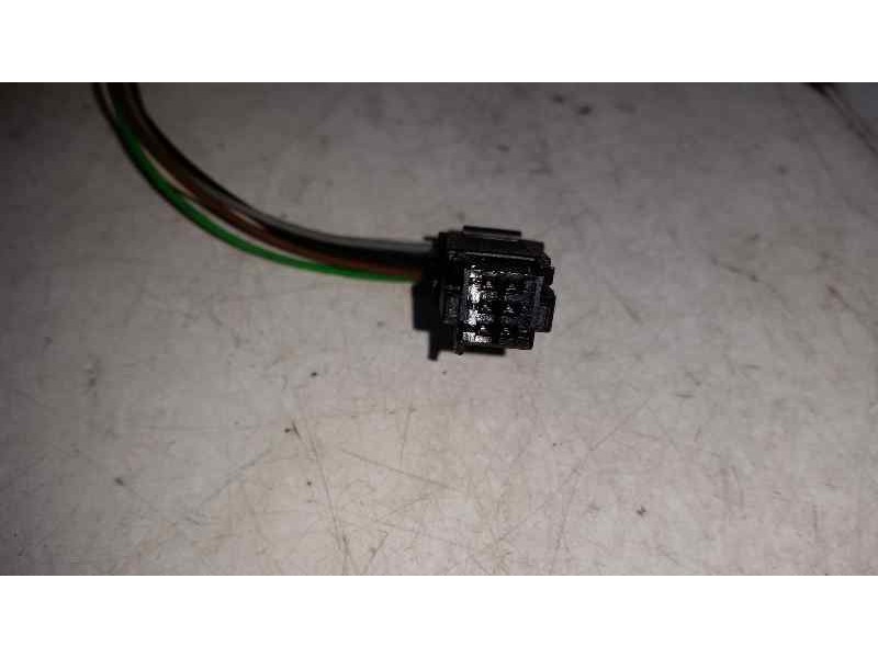 Recambio de retrovisor derecho para peugeot 307 berlina (s2) xs referencia OEM IAM  6 PINS ELECTRICO