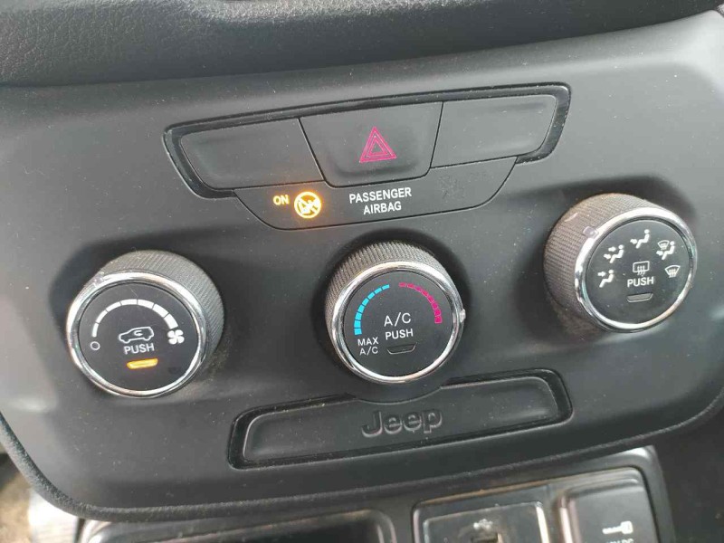 Recambio de mando calefaccion / aire acondicionado para jeep renegade sport fwd referencia OEM IAM 735657791  