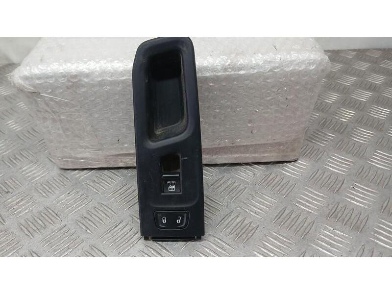 Recambio de mando elevalunas delantero derecho para jeep renegade sport fwd referencia OEM IAM 735603932  7356458310