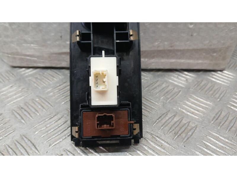 Recambio de mando elevalunas delantero derecho para jeep renegade sport fwd referencia OEM IAM 735603932  7356458310